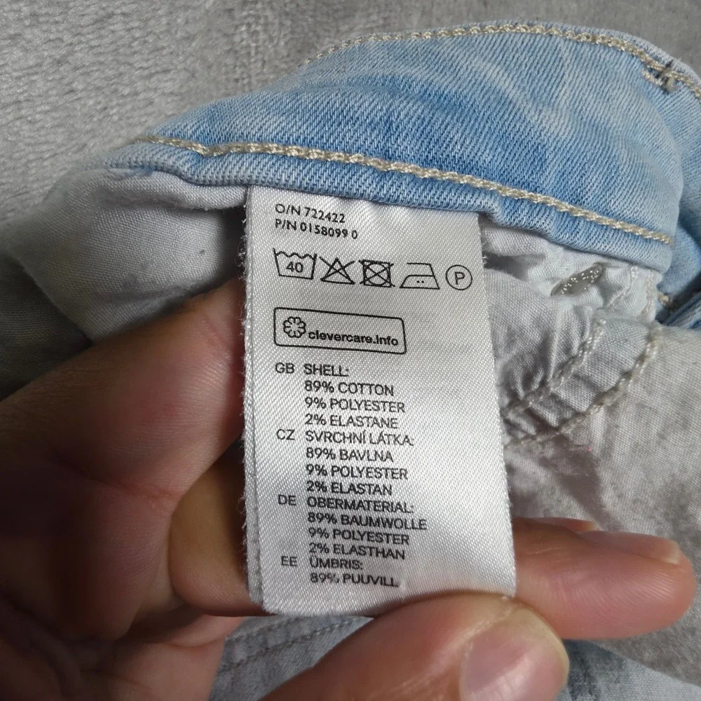 H&M &Denim Super Skinny Super Low Waist Light Wash Blue Jeans 33/32